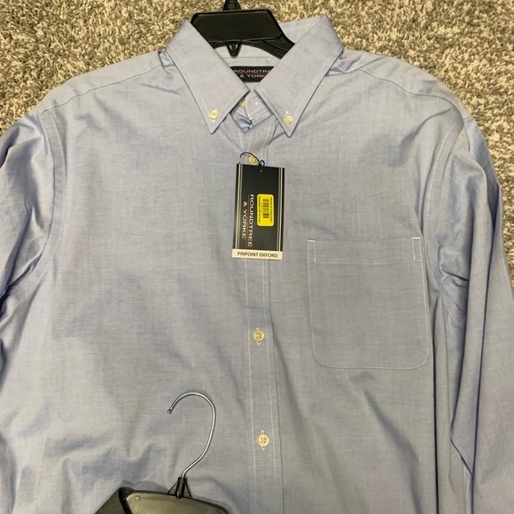 Bundle of men’s dress shirts - Picture 5 of 8